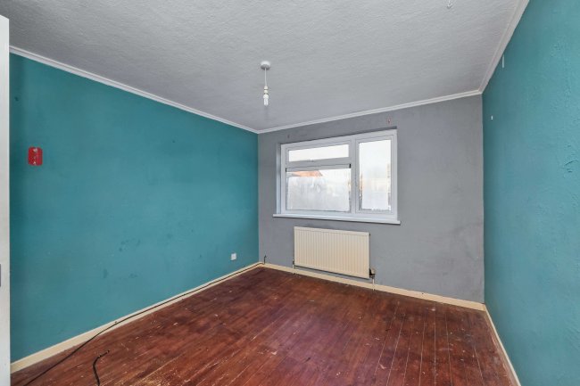 25 Kingston Close, Huntingdon, Cambridgeshire PE29 7LE 2