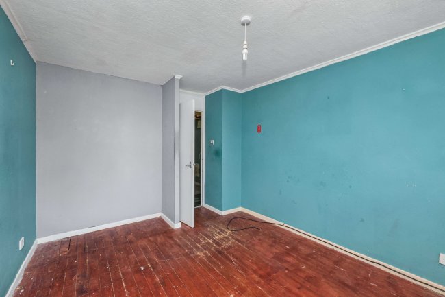 25 Kingston Close, Huntingdon, Cambridgeshire PE29 7LE 2