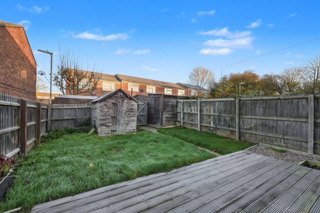 25 Kingston Close, Huntingdon, Cambridgeshire PE29 7LE 2