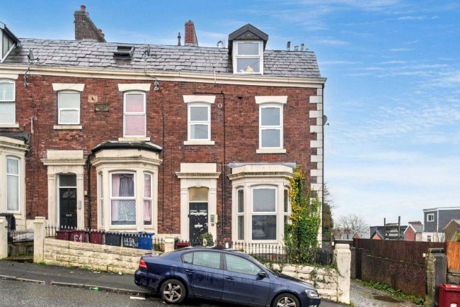 Flat B, 4 Leamington Road, Blackburn, Lancashire, BB2 6ER 5