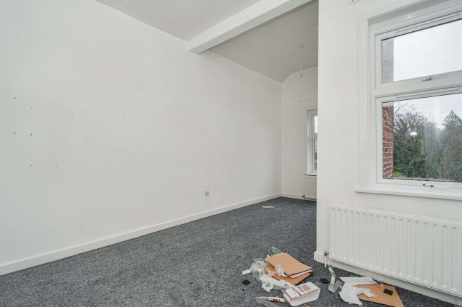 Flat B, 4 Leamington Road, Blackburn, Lancashire, BB2 6ER 5