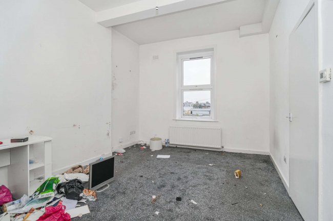 Flat B, 4 Leamington Road, Blackburn, Lancashire, BB2 6ER 5