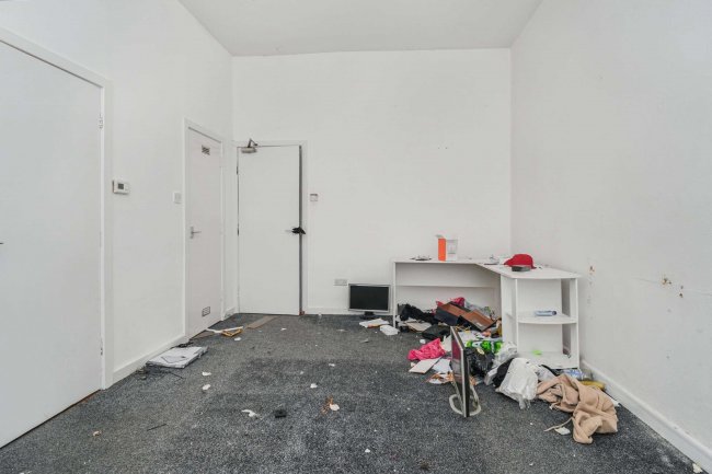 Flat B, 4 Leamington Road, Blackburn, Lancashire, BB2 6ER 5