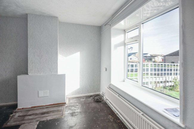 77 Harris Crescent, Needingworth, St. Ives, Cambridgeshire PE27 4TE 1