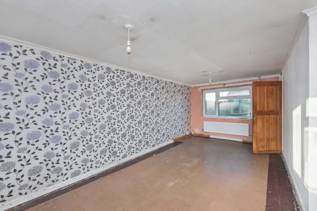 51 Sallowbush Road, Huntingdon, Cambridgeshire PE29 7BE 1