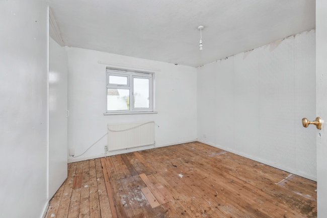 51 Sallowbush Road, Huntingdon, Cambridgeshire PE29 7BE 1