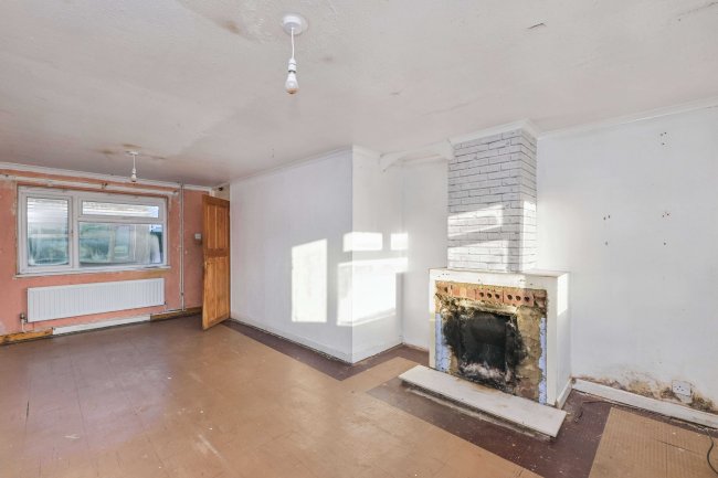 51 Sallowbush Road, Huntingdon, Cambridgeshire PE29 7BE 1