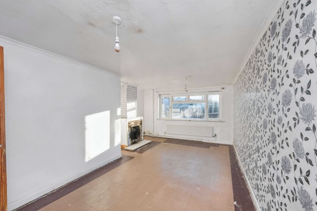 51 Sallowbush Road, Huntingdon, Cambridgeshire PE29 7BE 1