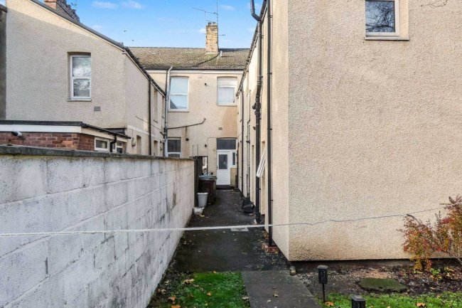 Flat 2, 14 Hutt Street, Hull, East Yorkshire, HU3 1QL 1