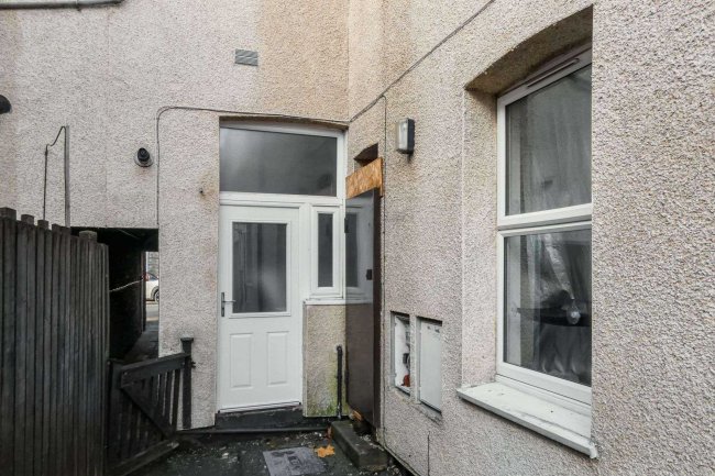 Flat 2, 14 Hutt Street, Hull, East Yorkshire, HU3 1QL 1