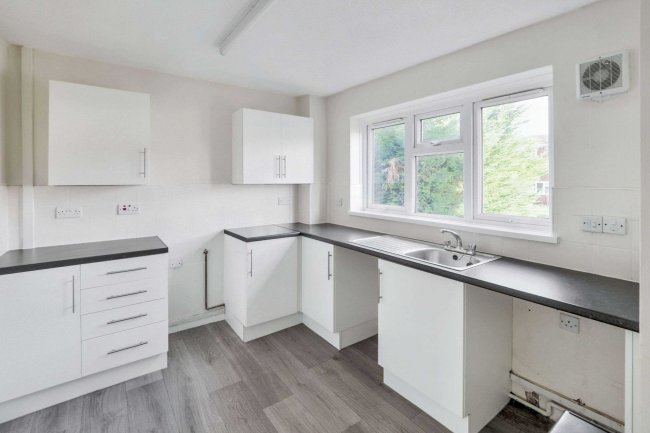 15 Brook Close, Bulwell, Nottingham, Nottinghamshire, NG6 8NL 3