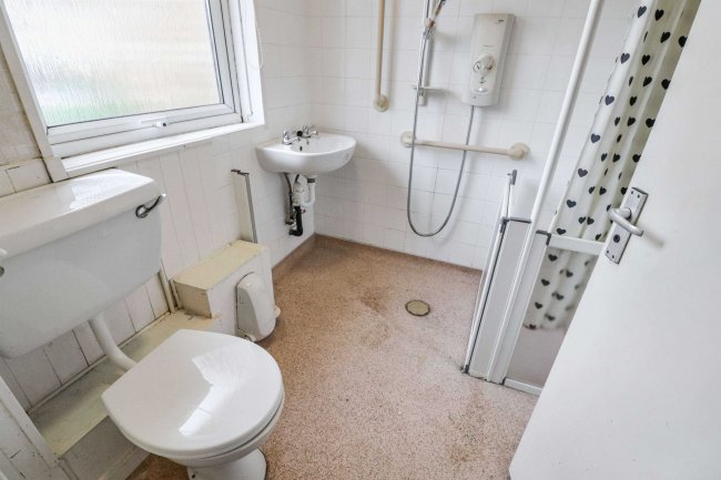 39 Middleton Avenue, Thornaby, Stockton-on-Tees, Cleveland, TS17 0HG 1