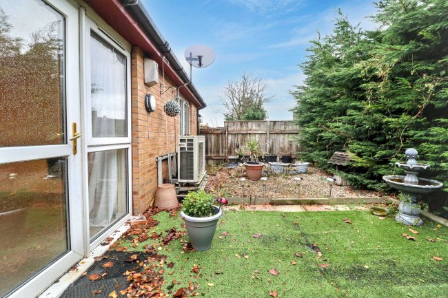 39 Middleton Avenue, Thornaby, Stockton-on-Tees, Cleveland, TS17 0HG 1