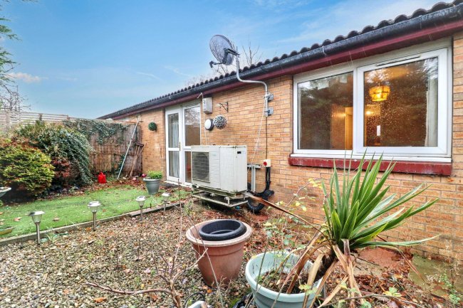 39 Middleton Avenue, Thornaby, Stockton-on-Tees, Cleveland, TS17 0HG 1