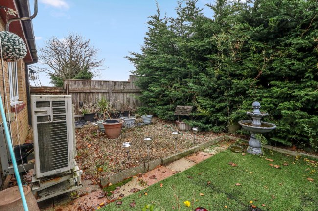 39 Middleton Avenue, Thornaby, Stockton-on-Tees, Cleveland, TS17 0HG 1