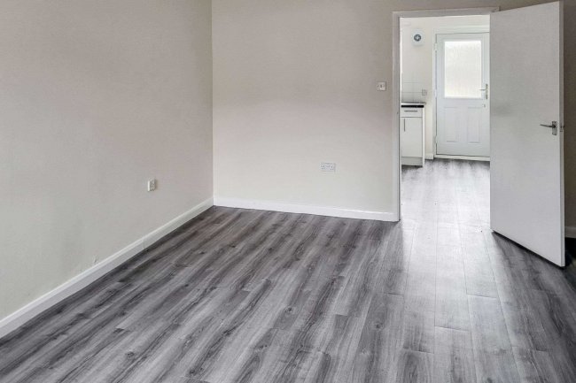 17 Epsom Road, Lincoln, Lincolnshire, LN6 0FJ 8