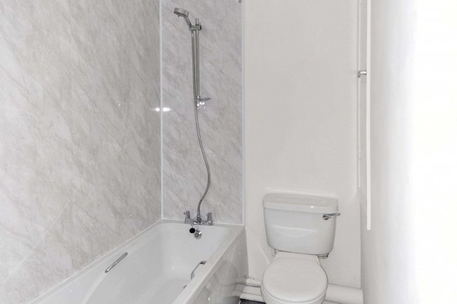 17 Epsom Road, Lincoln, Lincolnshire, LN6 0FJ 8