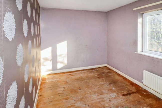 4 Hebble Brook Close, Mixenden, Halifax, HX2 8UJ 10