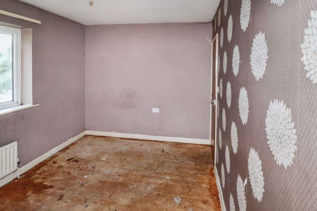 4 Hebble Brook Close, Mixenden, Halifax, HX2 8UJ 10