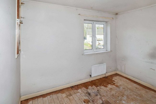 4 Hebble Brook Close, Mixenden, Halifax, HX2 8UJ 10