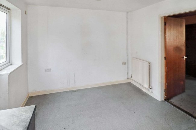 4 Hebble Brook Close, Mixenden, Halifax, HX2 8UJ 10