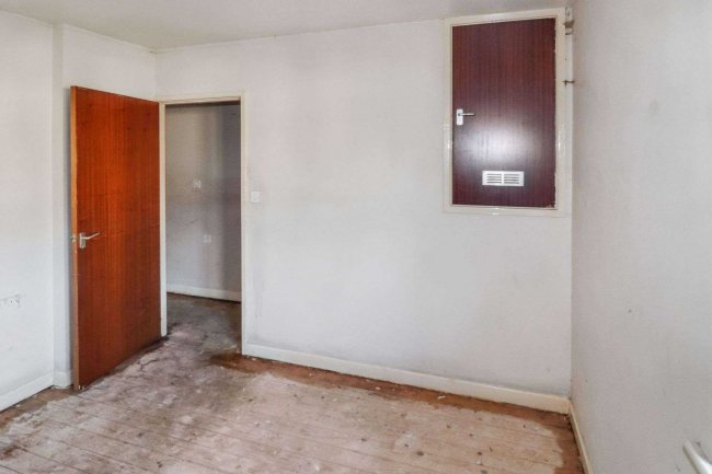 4 Hebble Brook Close, Mixenden, Halifax, HX2 8UJ 10