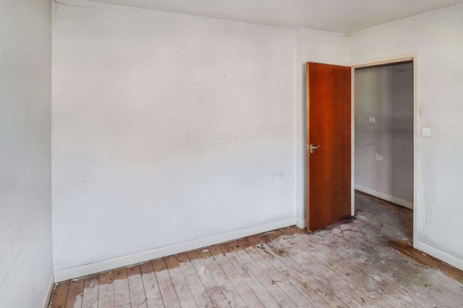 4 Hebble Brook Close, Mixenden, Halifax, HX2 8UJ 10