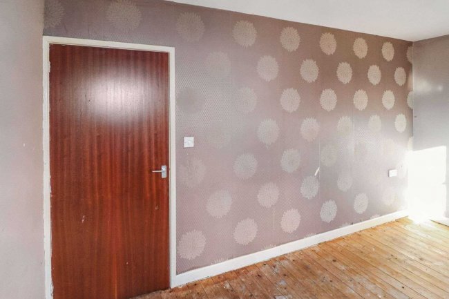 4 Hebble Brook Close, Mixenden, Halifax, HX2 8UJ 10