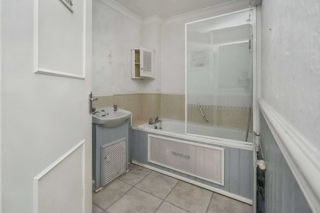 94 The Hove, Murdishaw, Runcorn, Cheshire, WA7 6EE 10