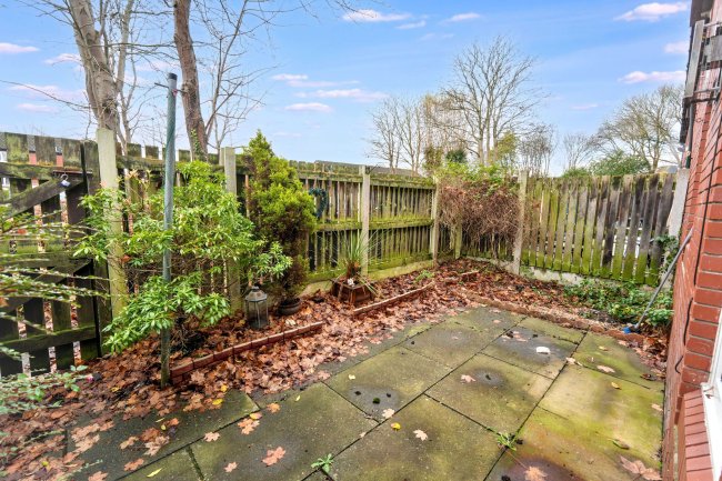 94 The Hove, Murdishaw, Runcorn, Cheshire, WA7 6EE 10