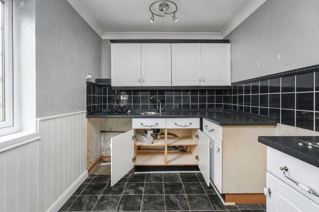 94 The Hove, Murdishaw, Runcorn, Cheshire, WA7 6EE 10