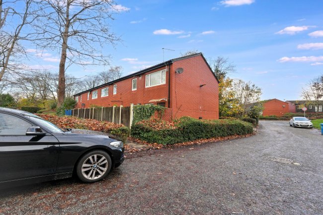 94 The Hove, Murdishaw, Runcorn, Cheshire, WA7 6EE 10