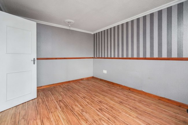 94 The Hove, Murdishaw, Runcorn, Cheshire, WA7 6EE 10