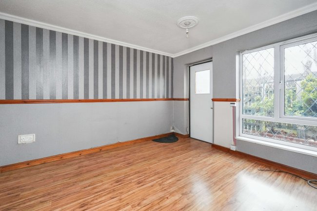 94 The Hove, Murdishaw, Runcorn, Cheshire, WA7 6EE 10