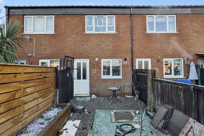 4 Eastbourne Gardens, Cramlington, Northumberland, NE23 8JW 3