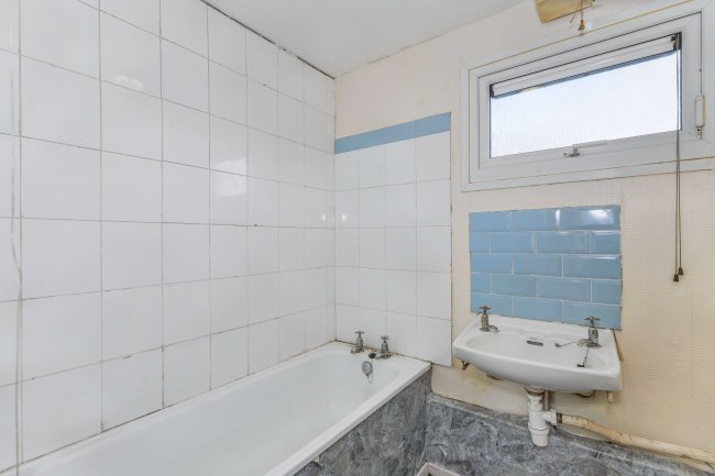 1 Sassoon Close, Wellingborough, Northamptonshire, NN8 3LR 1