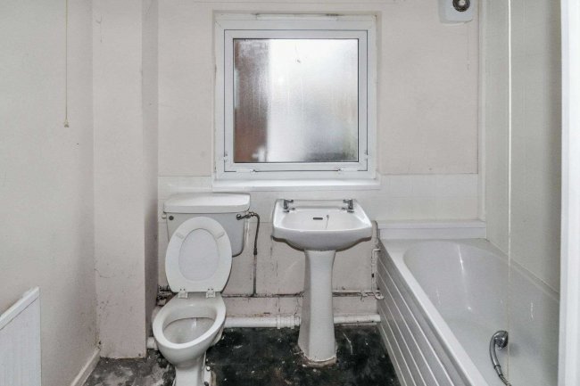 38 West Bank Close, Keighley, West Yorkshire, BD22 6HQ 3