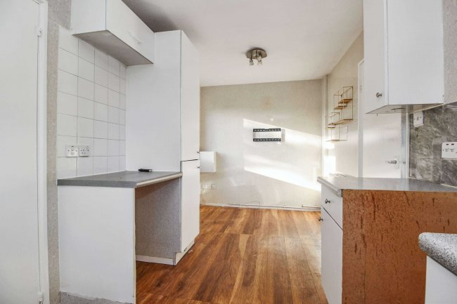 14 Heddon Walk, Hawkshead, Bradford, West Yorkshire, BD5 0TE 2