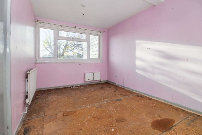 14 Heddon Walk, Hawkshead, Bradford, West Yorkshire, BD5 0TE 2