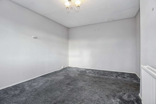 14 Heddon Walk, Hawkshead, Bradford, West Yorkshire, BD5 0TE 2