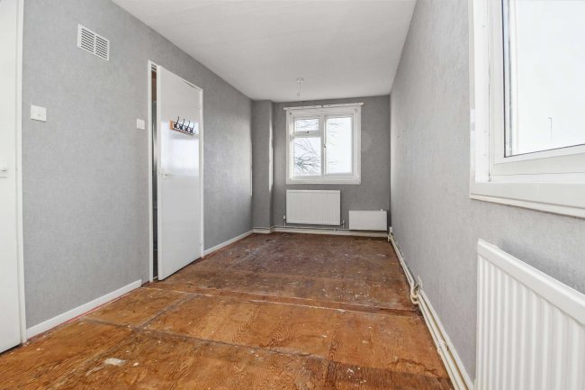 14 Heddon Walk, Hawkshead, Bradford, West Yorkshire, BD5 0TE 2