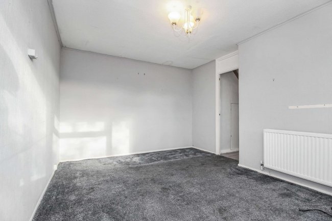 14 Heddon Walk, Hawkshead, Bradford, West Yorkshire, BD5 0TE 2