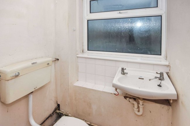 64 Longsands Road, St. Neots, Cambridgeshire PE19 1TE 3