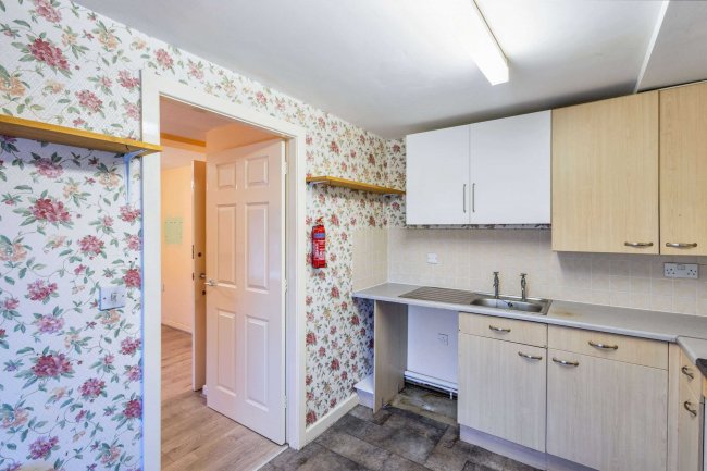 Flat 4, 2 Park Place, Knaresborough, North Yorkshire, HG5 0ER 9