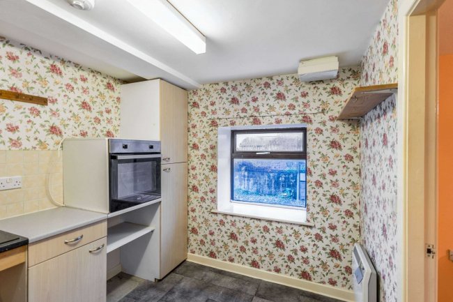 Flat 4, 2 Park Place, Knaresborough, North Yorkshire, HG5 0ER 9