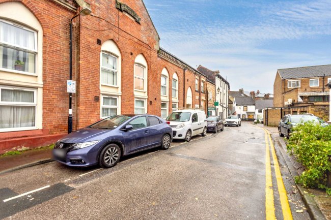 Flat 4, 2 Park Place, Knaresborough, North Yorkshire, HG5 0ER 9