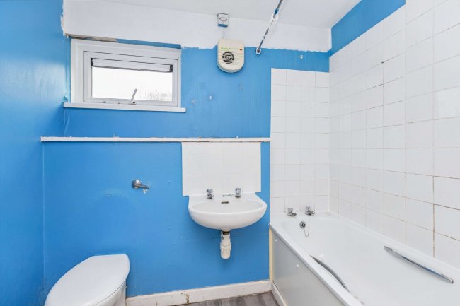 3 Swale Path, Bedford, Bedfordshire, MK41 7XS 2