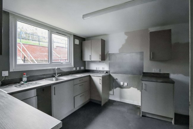 24 Park Spring Drive, Norfolk Park, Sheffield, South Yorkshire, S2 3RN 10