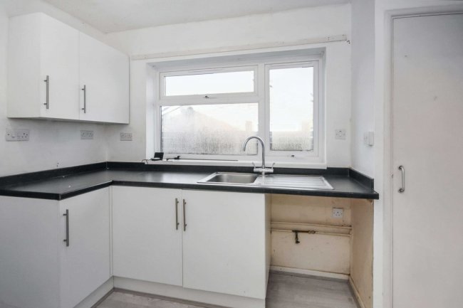 3 The Rhees, Colne, Huntingdon, Cambridgeshire PE28 3NA 2