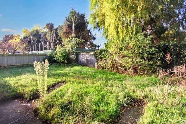 3 The Rhees, Colne, Huntingdon, Cambridgeshire PE28 3NA 2